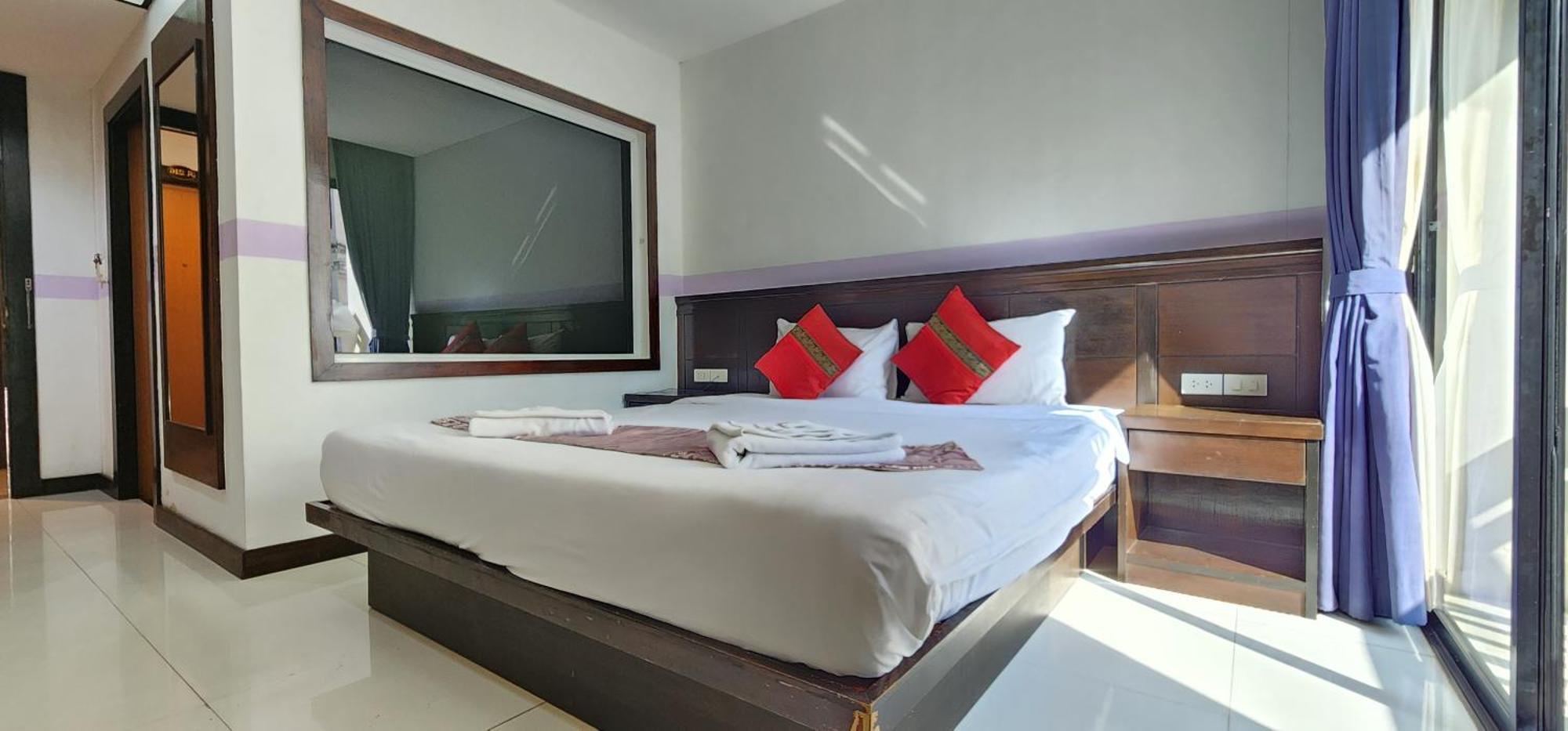 Hotel D C Patong Exterior foto