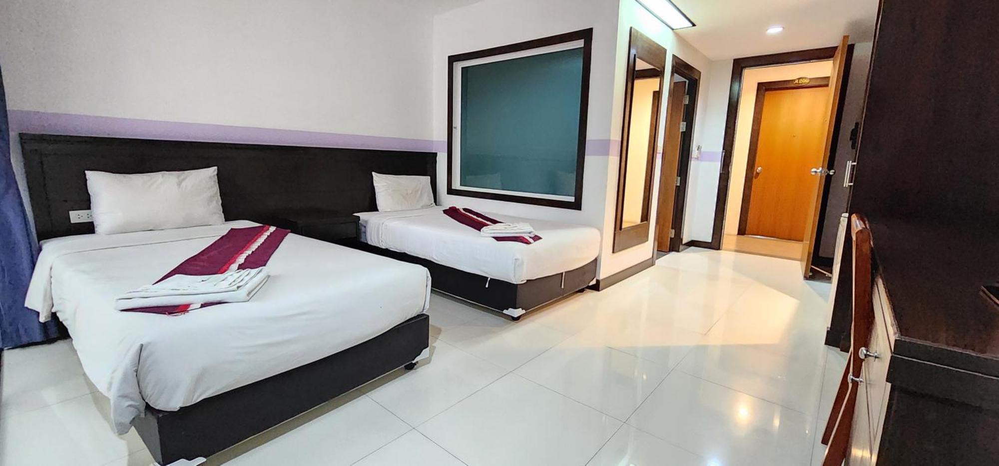 Hotel D C Patong Exterior foto