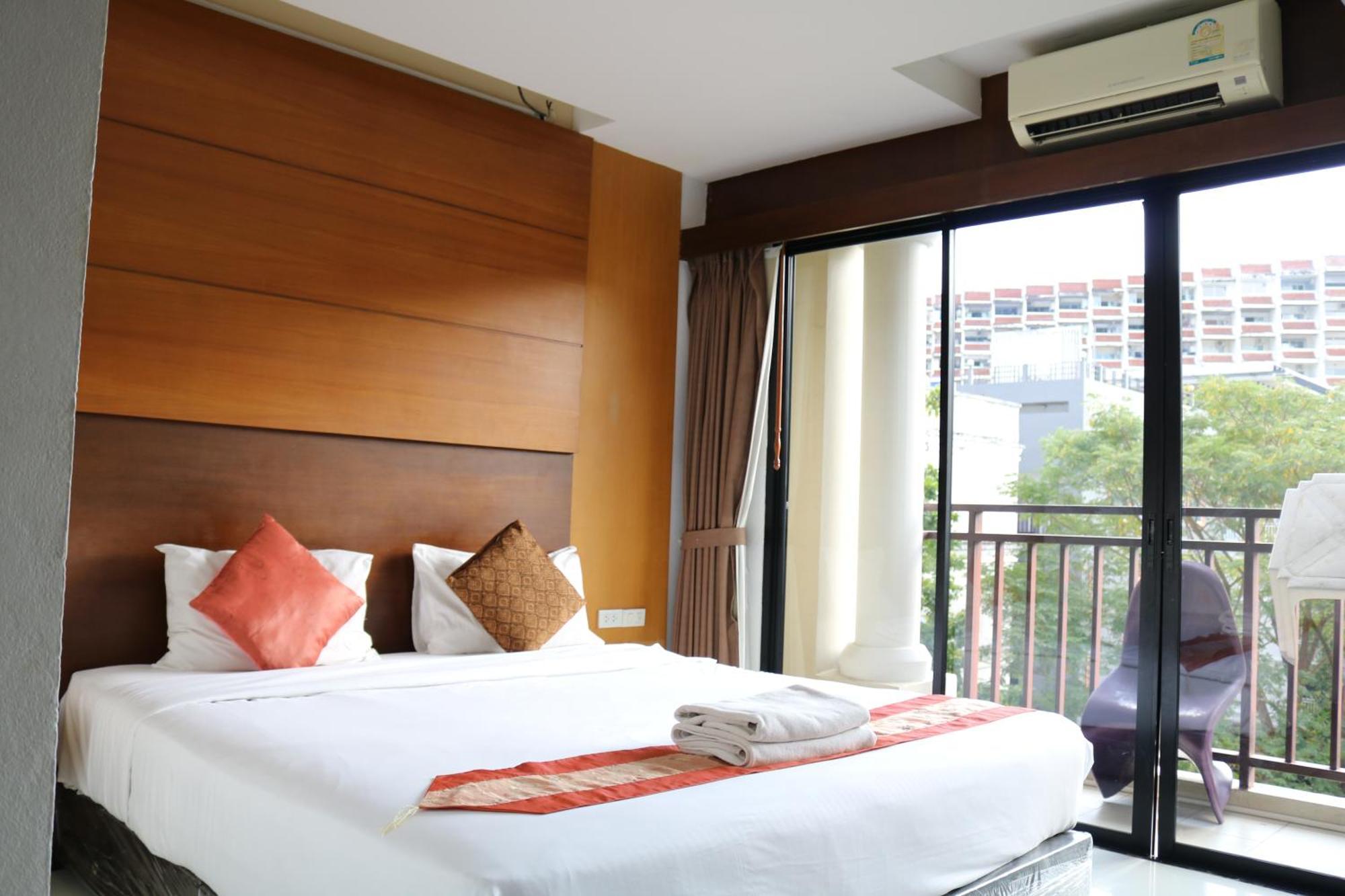 Hotel D C Patong Exterior foto
